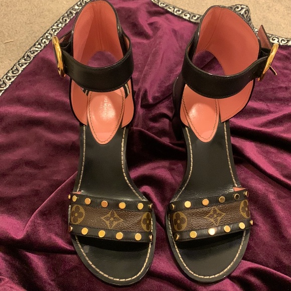 💥ONSALE ONLY TODAY💥 Authentic Louis Vuitton Passenger Sandal Sz 38 preowned - Picture 7 of 7